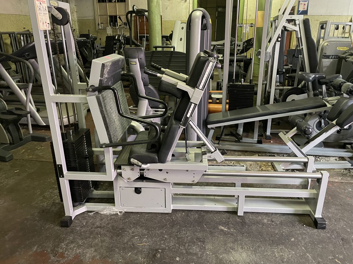 Technogym Leg Press Isotonic Line Spēka trenažieri Katalogs Gym