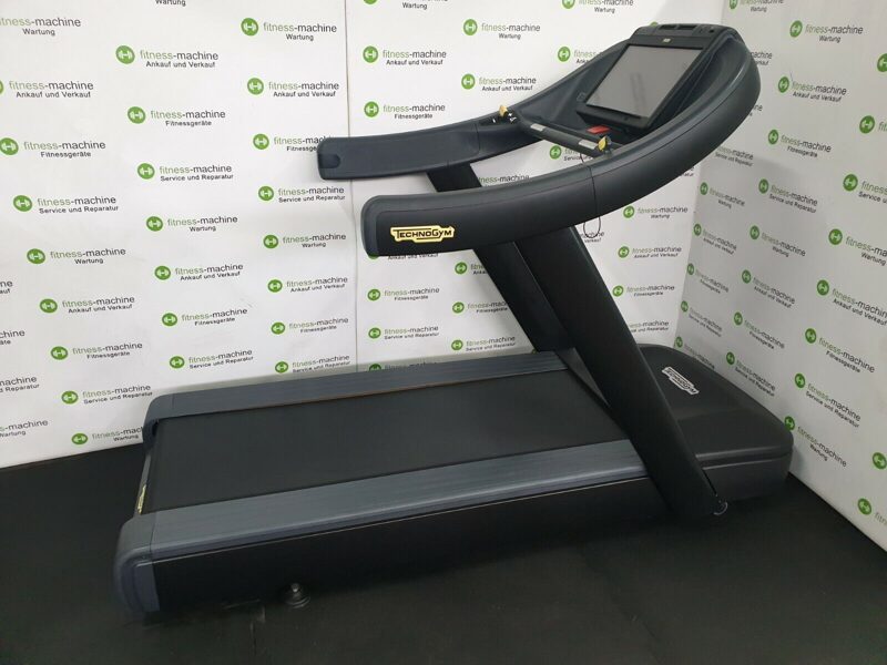 Technogym Run Now 900 LIVE console